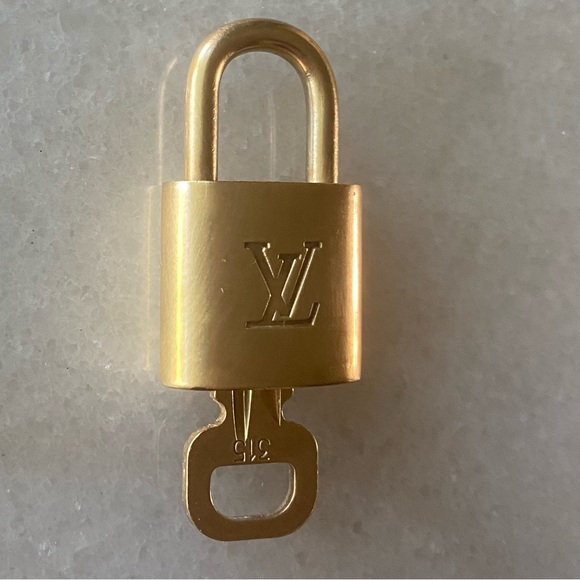 Louis Vuitton Lock with One Key #315 - Picture 4 of 11